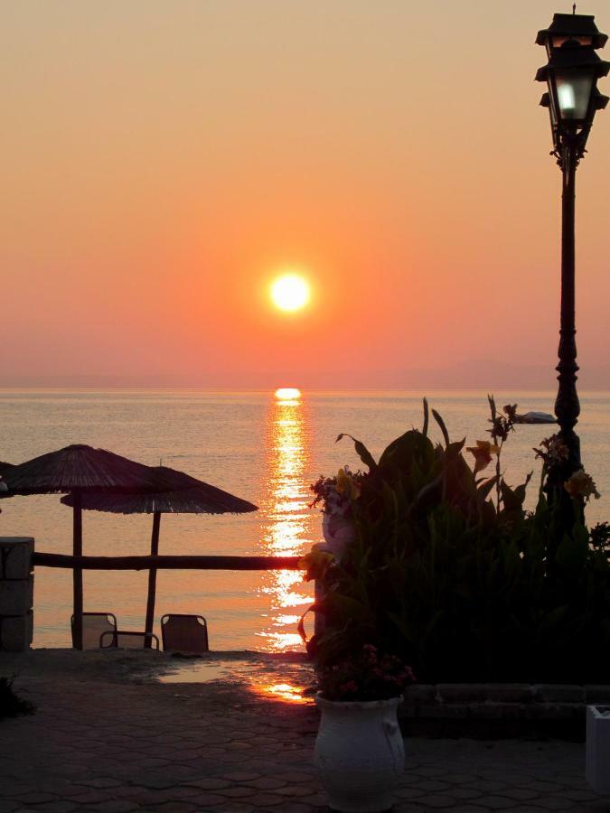 Voula Seaside Apartments Kallithea  ภายนอก รูปภาพ